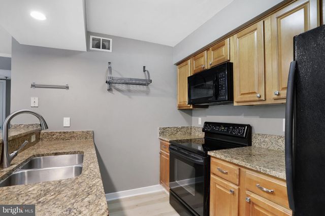 $375,000 | 1504 Lincoln Way, Unit 101, McLean, VA 22102