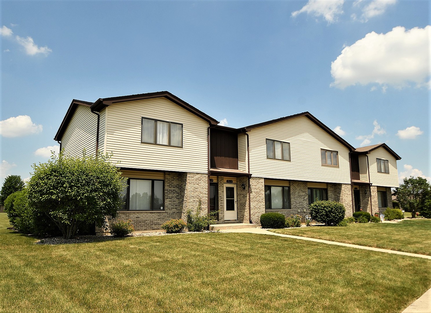 765 Sojourn Road New Lenox, IL 60451 - Photo 1 of 20