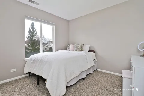 $400,000 | 1407 Janice Lane, Round Lake, IL 60073