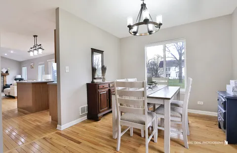 $400,000 | 1407 Janice Lane, Round Lake, IL 60073