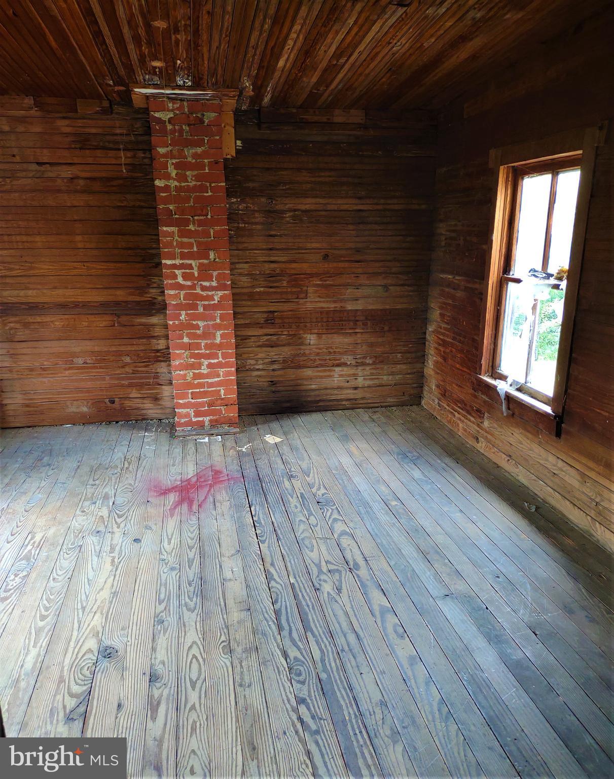 1998 Pepper Road Mount Jackson, VA 22842 - Photo 9 of 10 additional upstairs bedroom