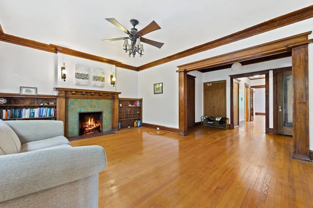 $240,000 | 1112 East 52nd Street, Unit 1, Chicago, IL 60615