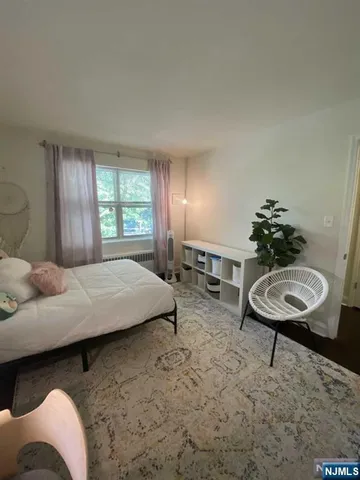 $3,950 | 280-320 Oak Street, Unit 314D, Ridgewood, NJ 07450