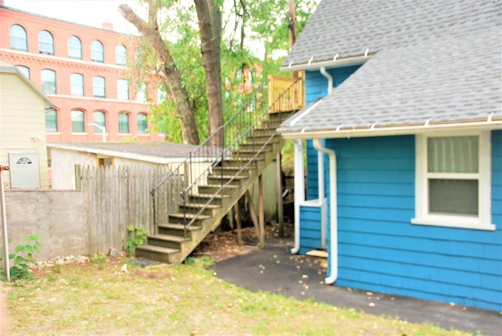 4 Albert Street Worcester, MA 01610 - Photo 3 of 26