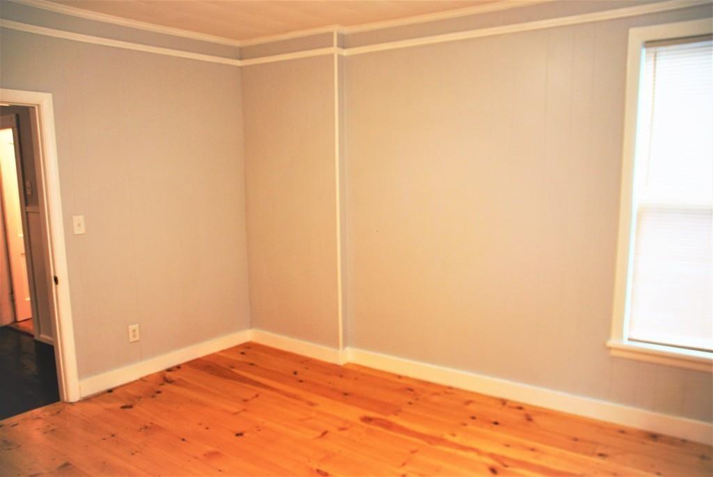 4 Albert Street Worcester, MA 01610 - Photo 6 of 26