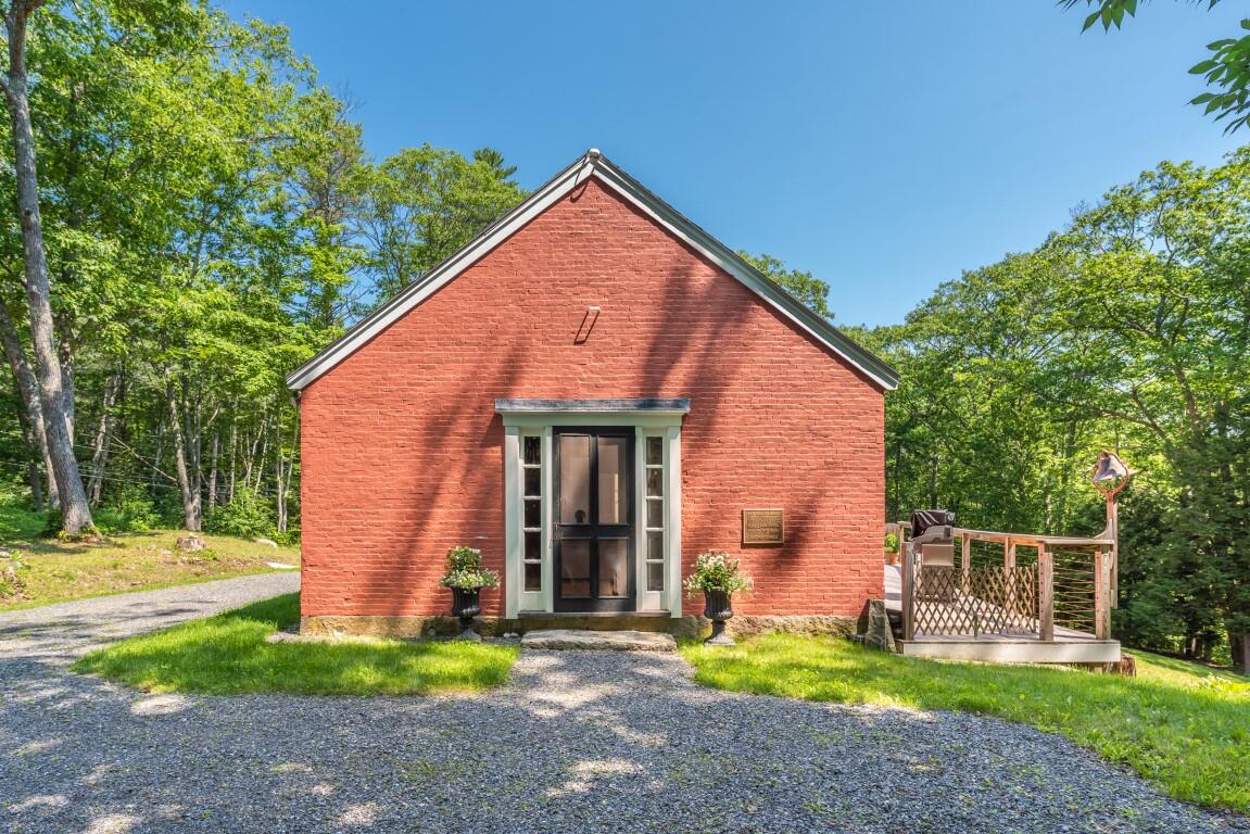245 River Road Edgecomb, ME 04556 - Photo 2 of 19 2