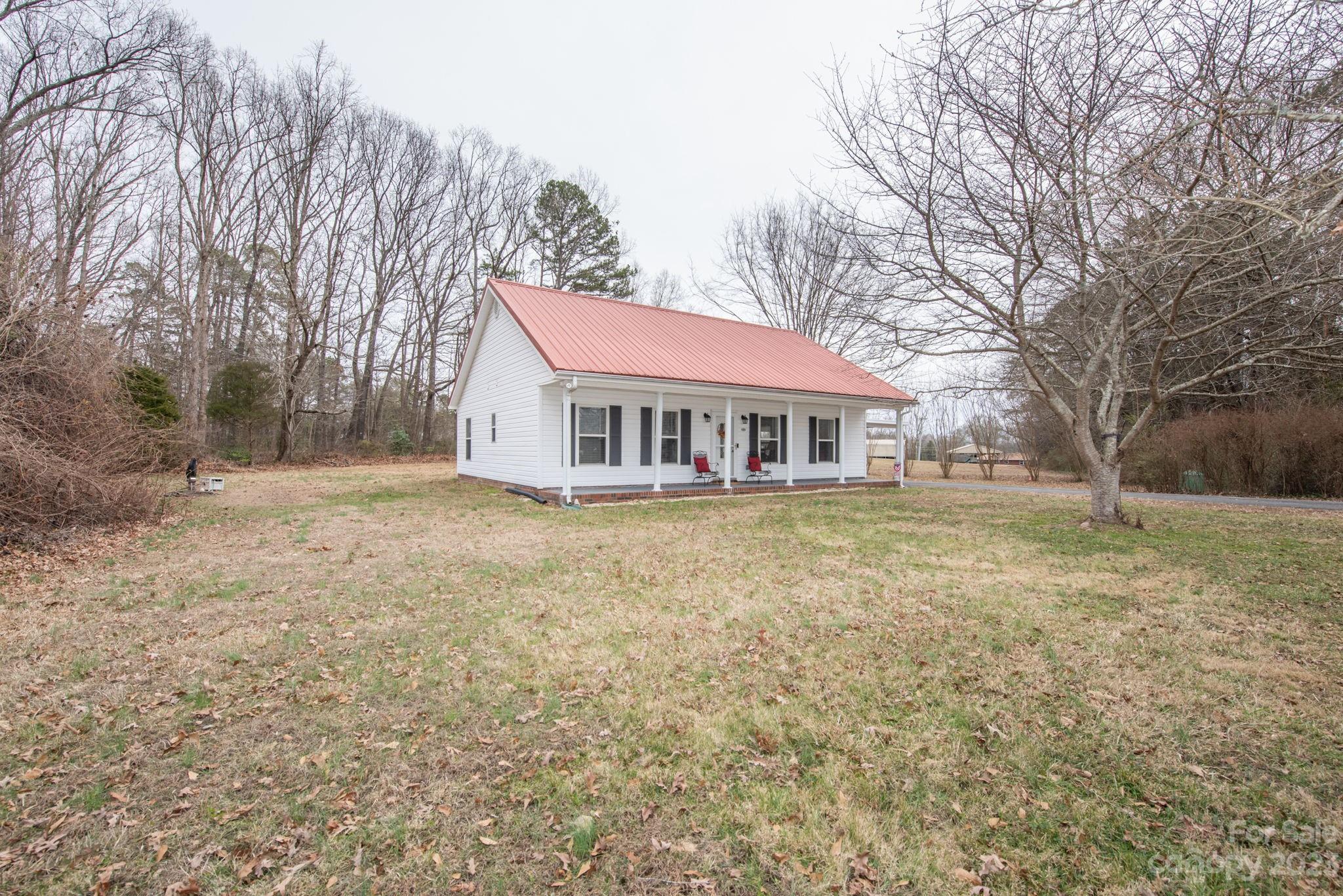 136 Kiser Dairy Road Dallas, NC 28034 - Photo 3 of 25 Gallery Image 3