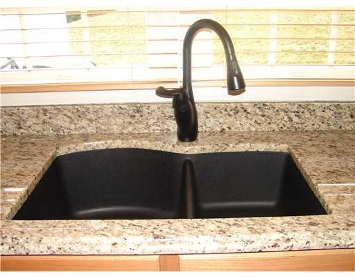 2 Castle View Drive McKees Rocks, PA 15136 - Photo 3 of 16 Kitchen.