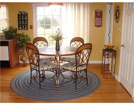 2 Castle View Drive McKees Rocks, PA 15136 - Photo 7 of 16 Dining Room.