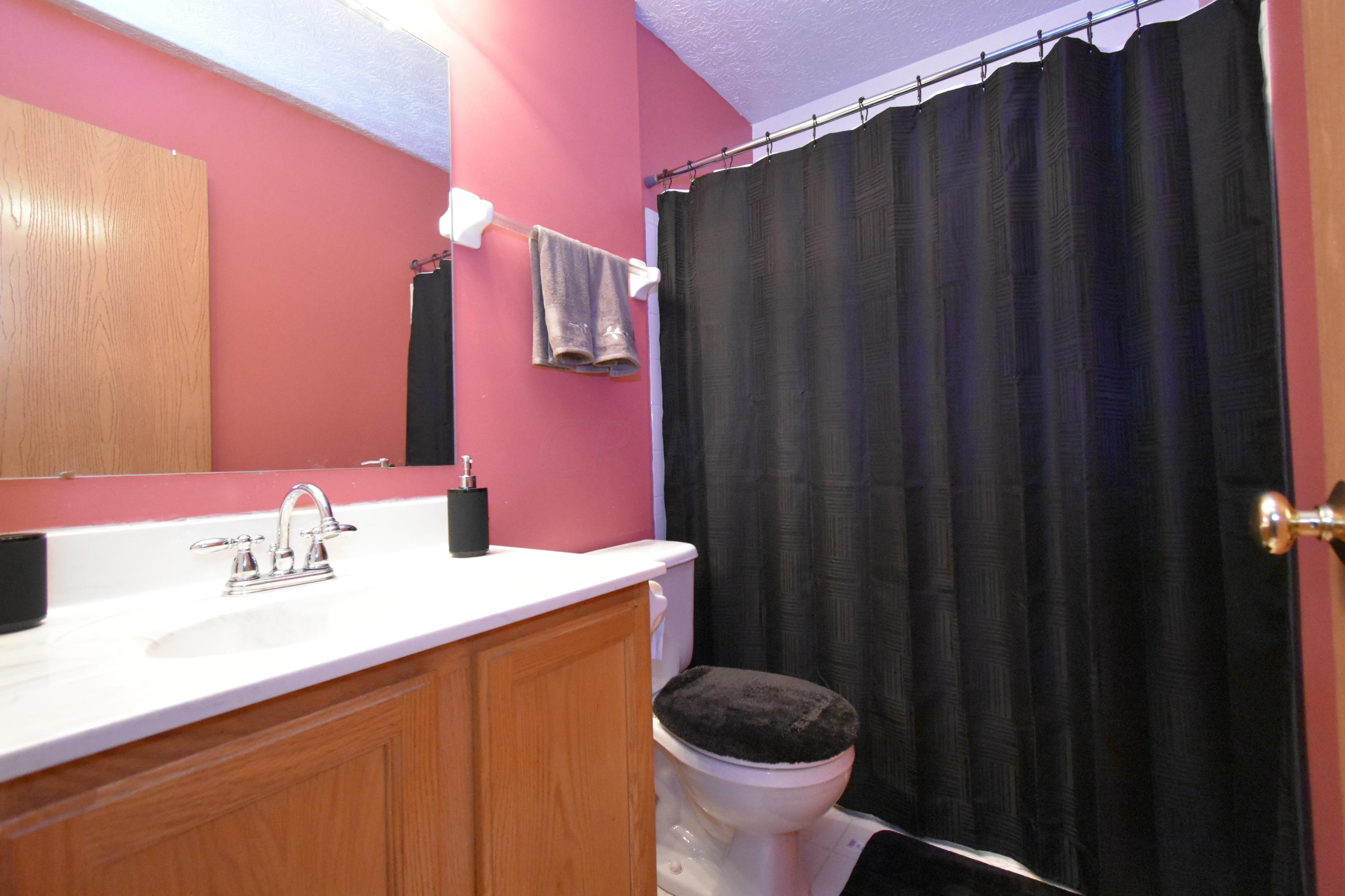 1464 Tera Alta Road Columbus, OH 43207 - Photo 9 of 12 Gallery Image 9
