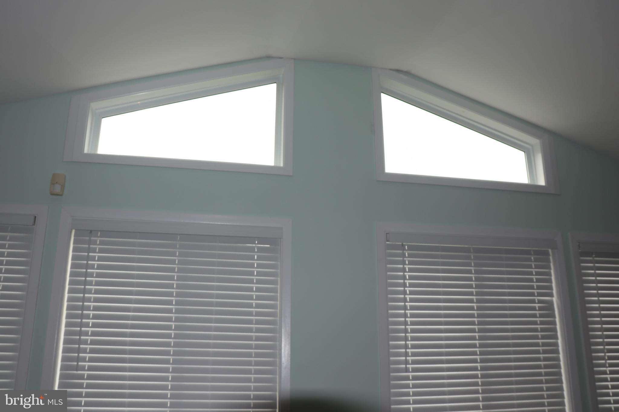 120 Country Club Road Willingboro, NJ 08046 - Photo 11 of 21 Dramatic sunroom wall of windows & cathedral clg.