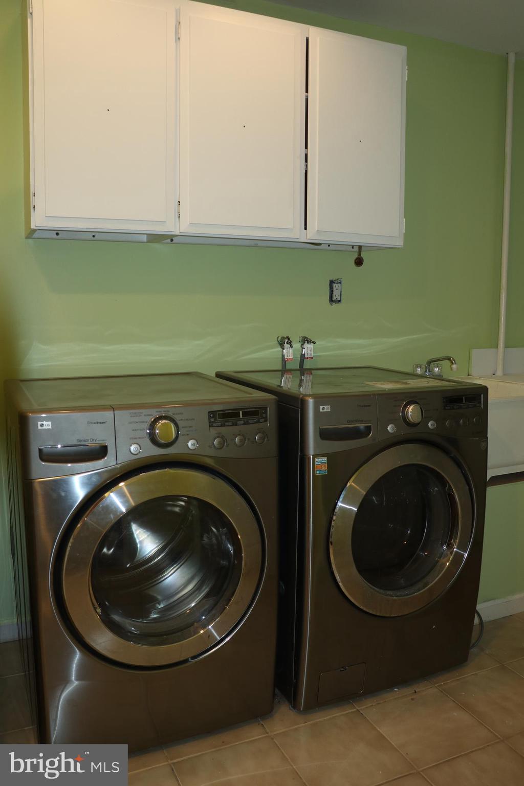 120 Country Club Road Willingboro, NJ 08046 - Photo 13 of 21 Laundry area - LG washer & dryer included in sale