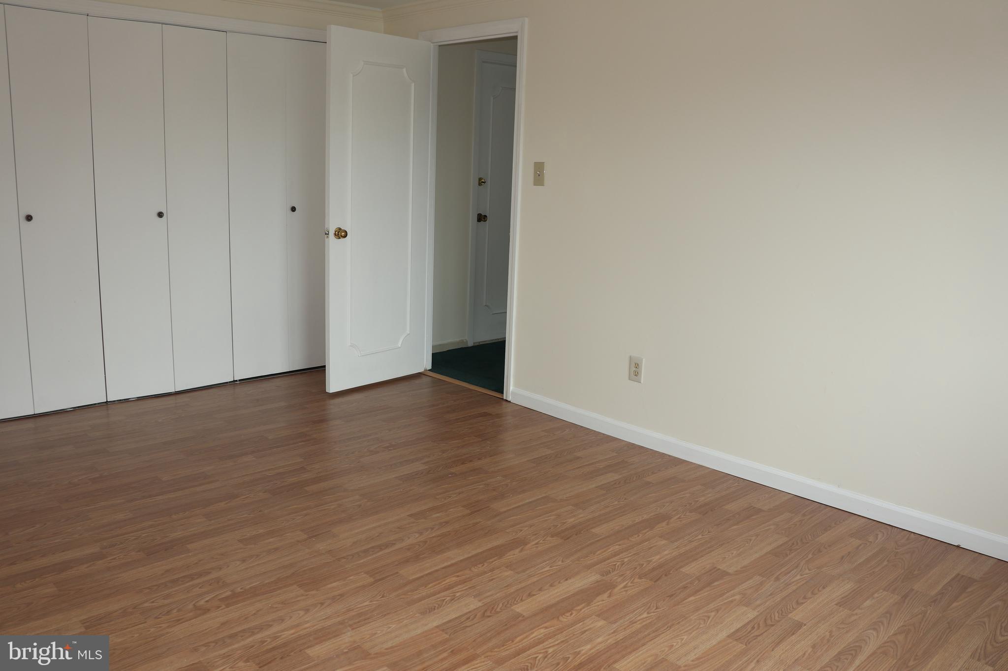 120 Country Club Road Willingboro, NJ 08046 - Photo 18 of 21 New h/w laminate floor in upper level bedroom 3