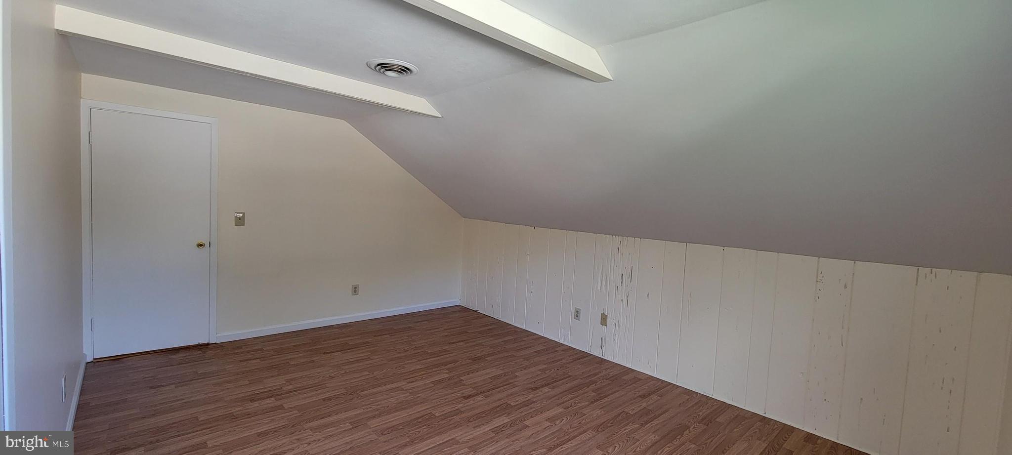 120 Country Club Road Willingboro, NJ 08046 - Photo 20 of 21 New h/w laminate floor in upper level bedroom 1