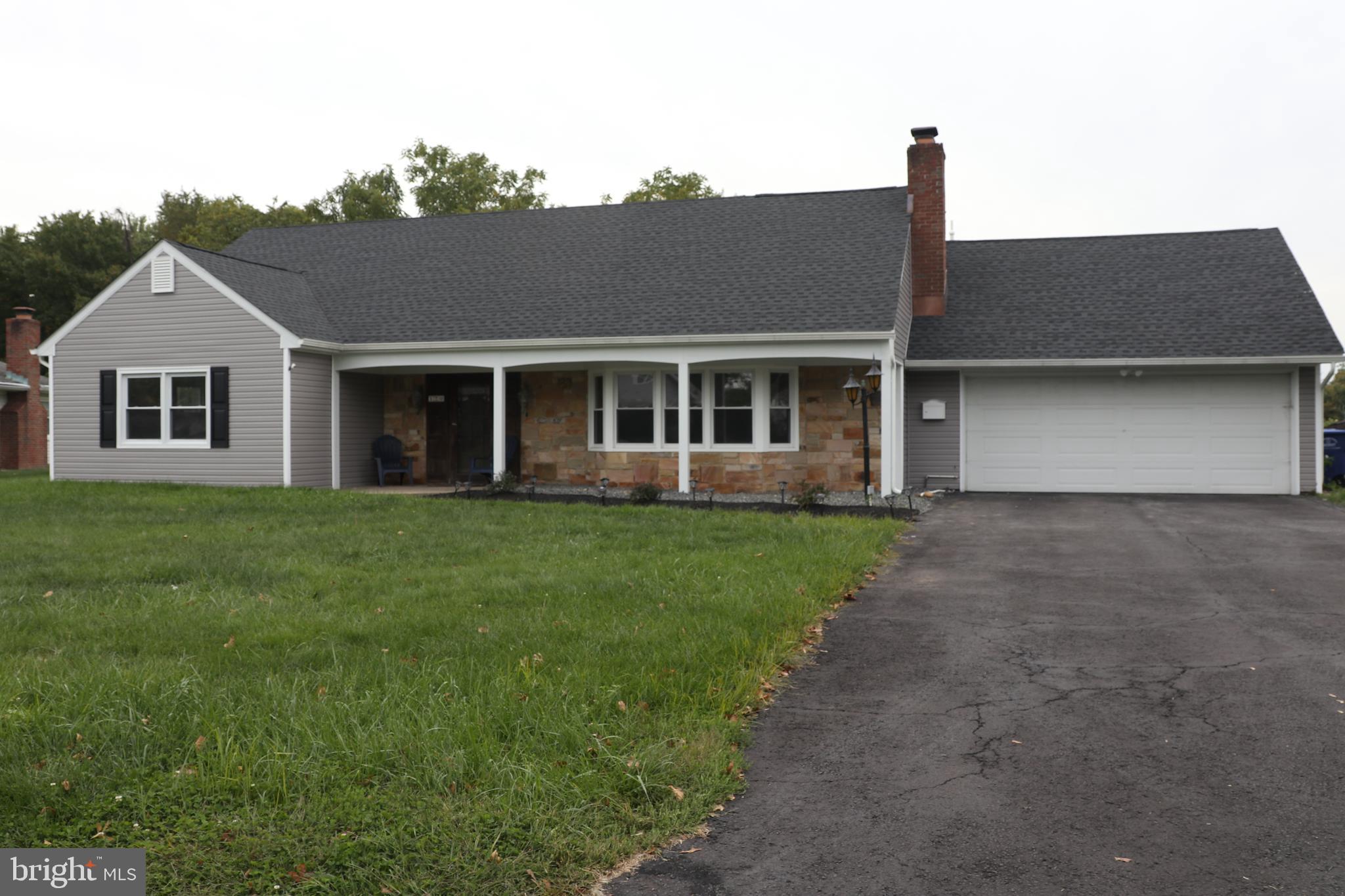 120 Country Club Road Willingboro, NJ 08046 - Photo 2 of 21 Cape Cod 2-story with new roof & vinyl siding 2021