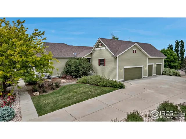 a black and white photo of a house