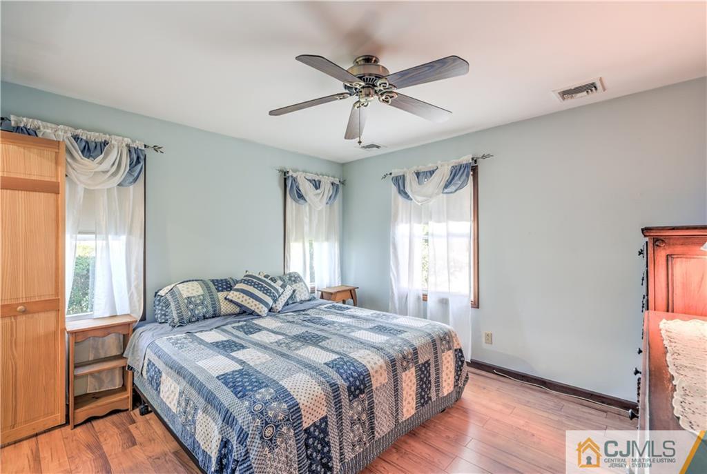 33 Kendall Road Kendall Park, NJ 08824 - Photo 16 of 25 Gallery Image 16