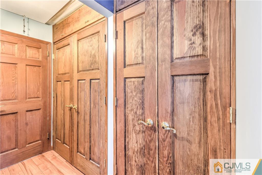 33 Kendall Road Kendall Park, NJ 08824 - Photo 18 of 25 Gallery Image 18