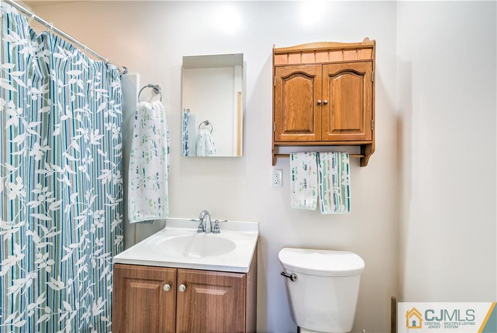 33 Kendall Road Kendall Park, NJ 08824 - Photo 19 of 25 Gallery Image 19