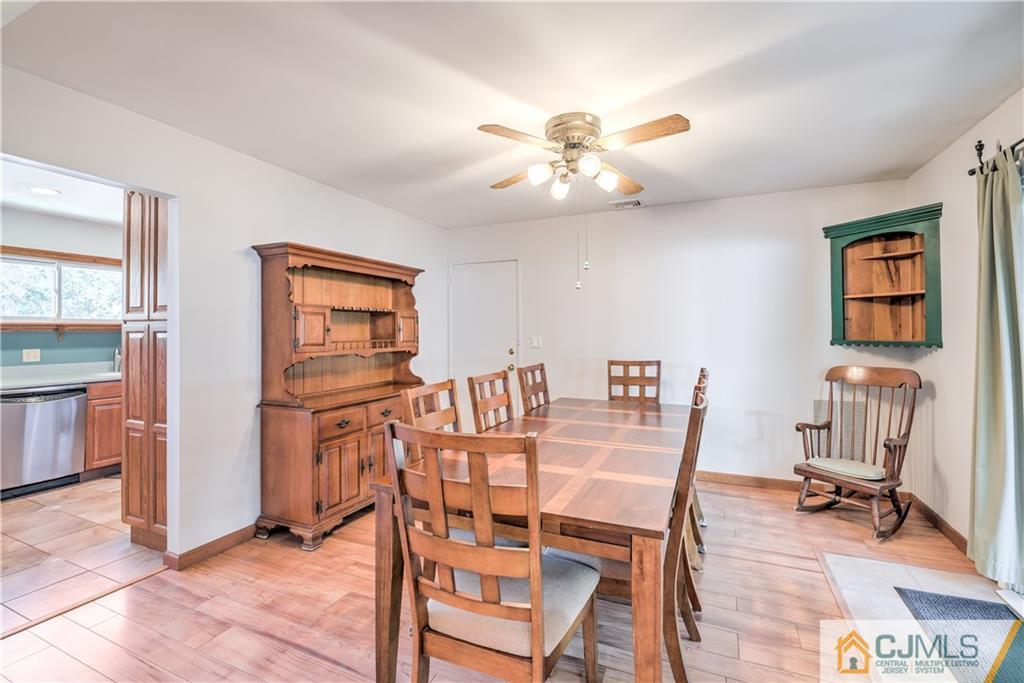 33 Kendall Road Kendall Park, NJ 08824 - Photo 9 of 25 Gallery Image 9