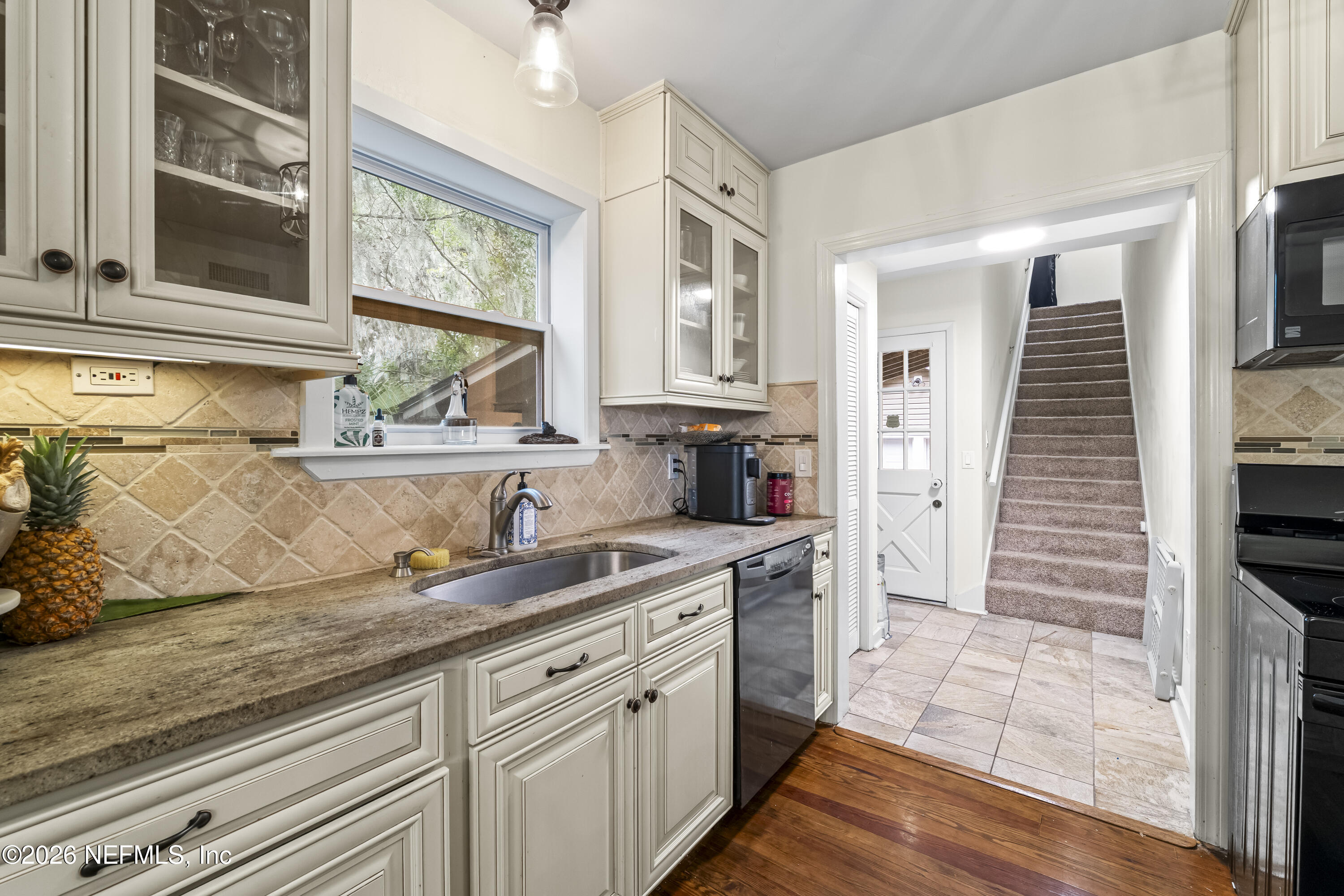 820 Inwood Terrace Jacksonville, FL 32207 - Photo 15 of 31 P1532386.JPG-FULL