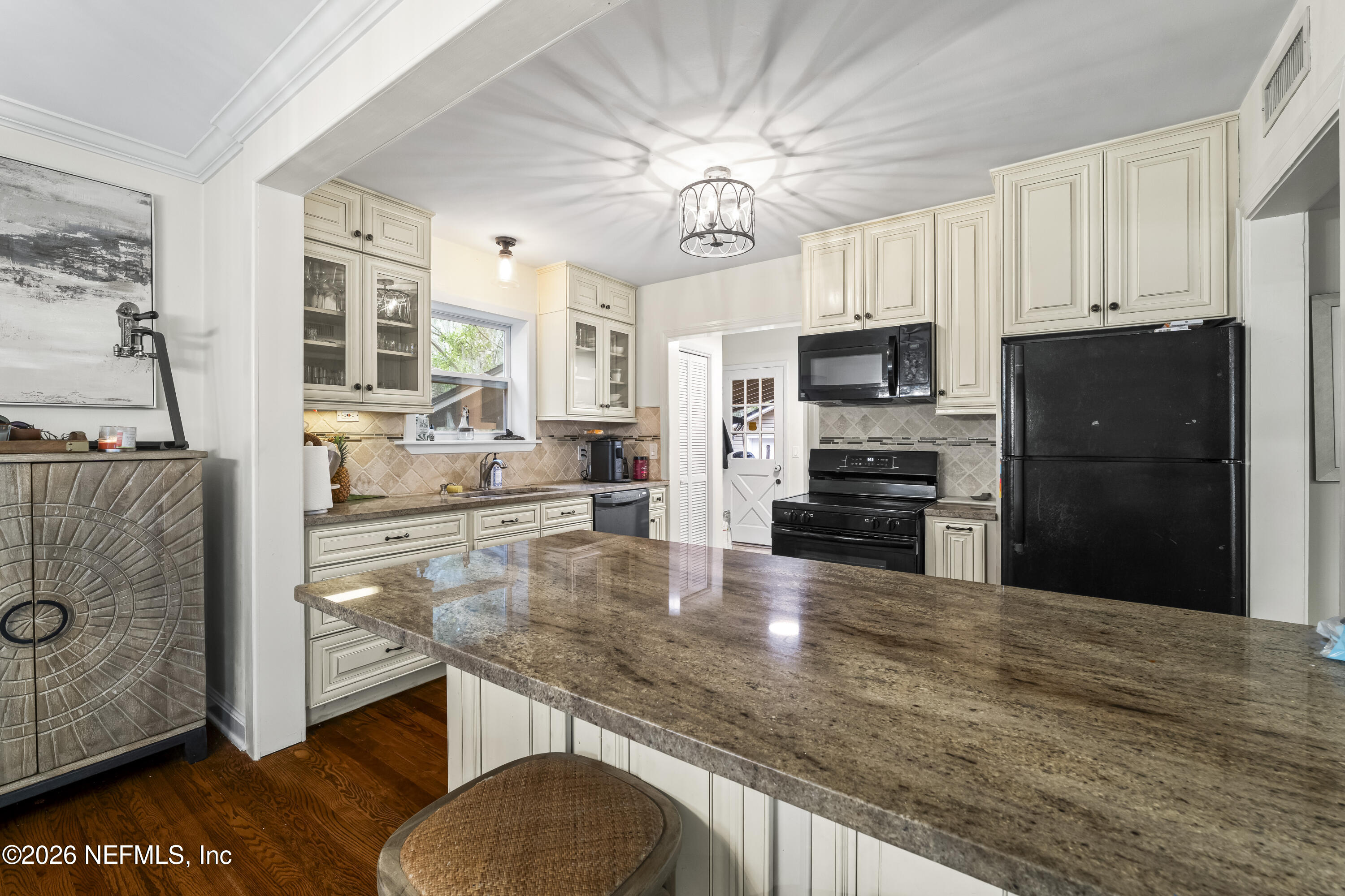 820 Inwood Terrace Jacksonville, FL 32207 - Photo 2 of 31 P1532376.JPG-FULL