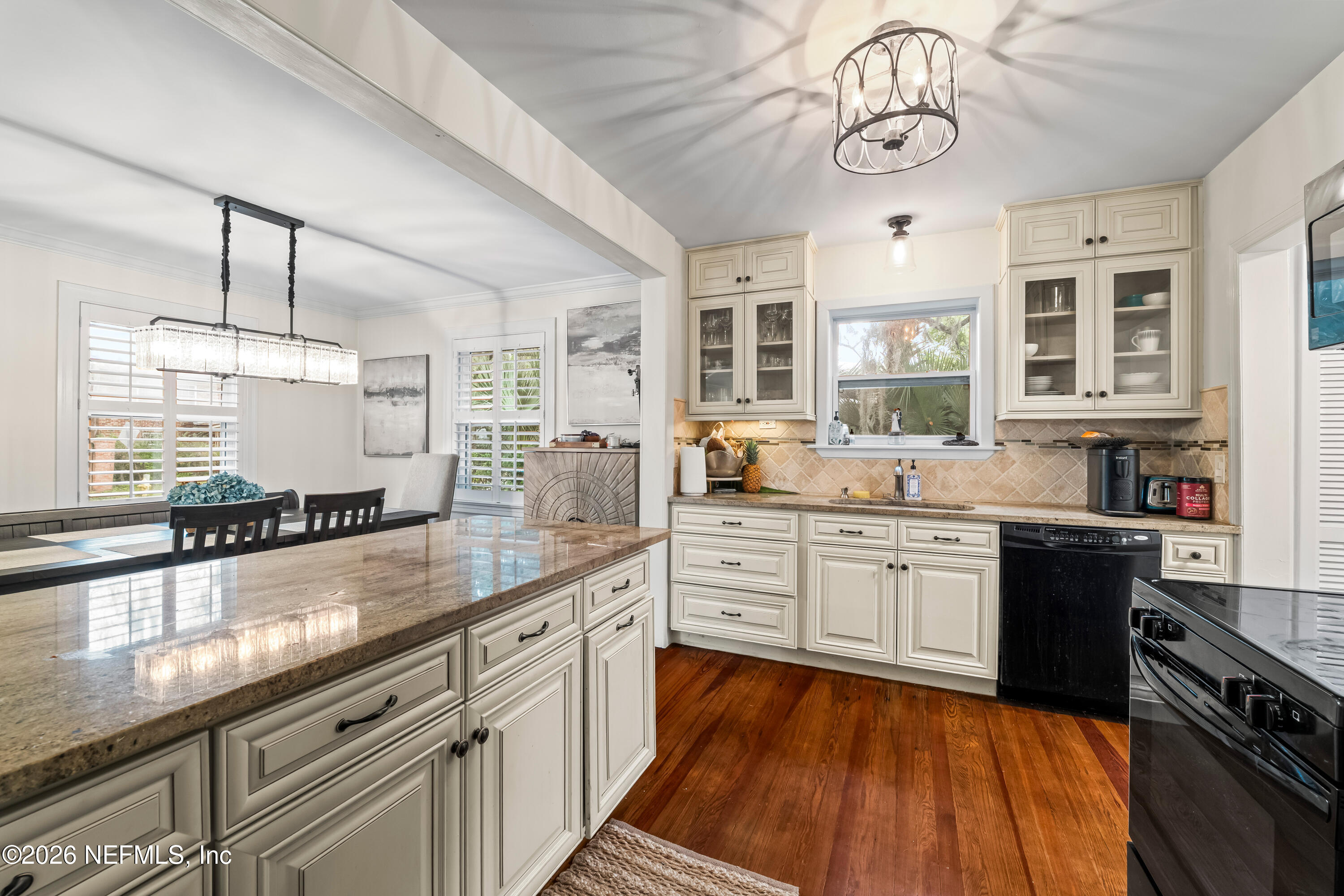 820 Inwood Terrace Jacksonville, FL 32207 - Photo 3 of 31 P1532381.JPG.jpg-FULL