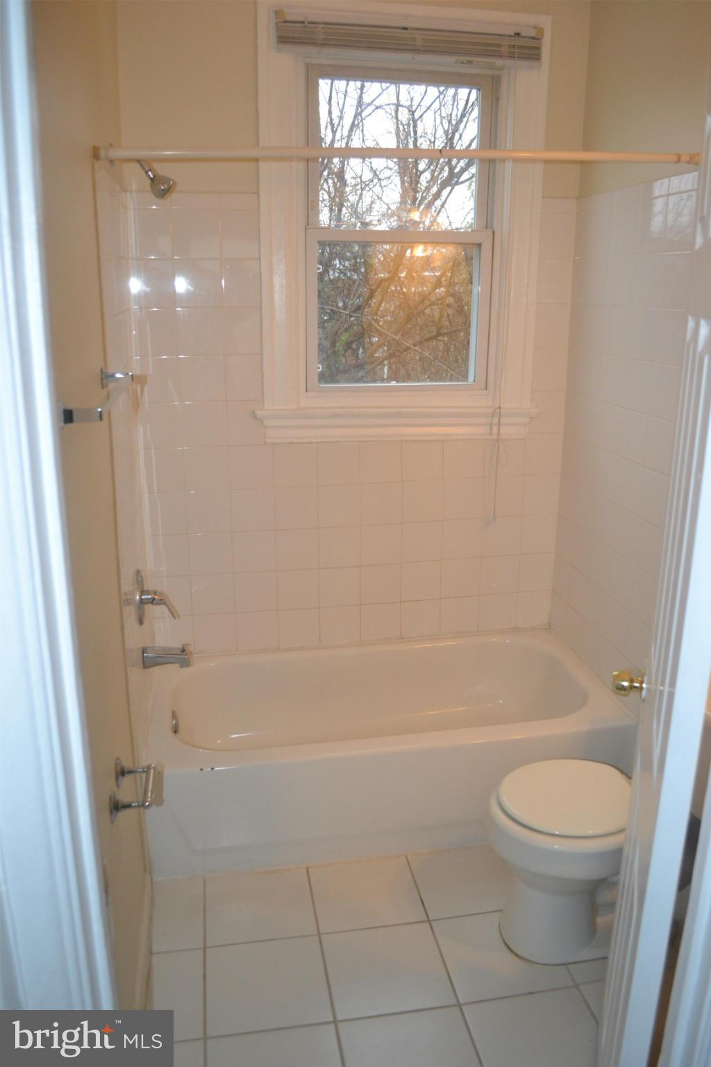518 Roxboro Place Northwest Washington, DC 20011 - Photo 6 of 18 Bath