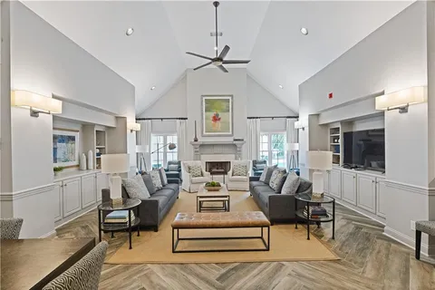 $425,000 | 211 Colonial Homes Drive Northwest, Unit 2106, Atlanta, GA 30309