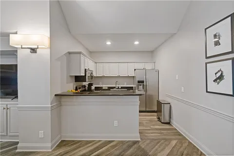 $425,000 | 211 Colonial Homes Drive Northwest, Unit 2106, Atlanta, GA 30309