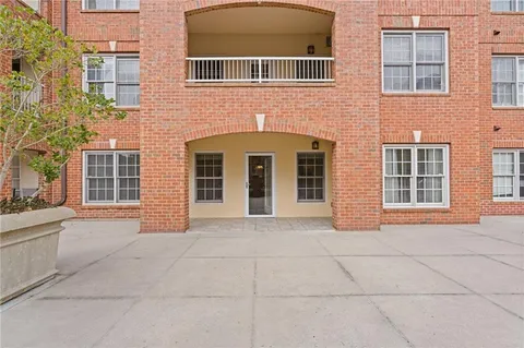$425,000 | 211 Colonial Homes Drive Northwest, Unit 2106, Atlanta, GA 30309
