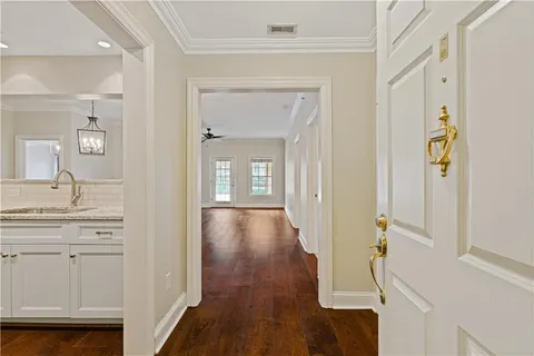 $425,000 | 211 Colonial Homes Drive Northwest, Unit 2106, Atlanta, GA 30309