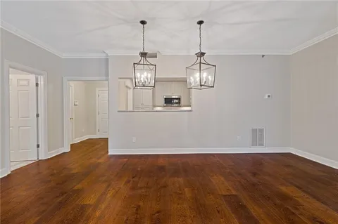 $425,000 | 211 Colonial Homes Drive Northwest, Unit 2106, Atlanta, GA 30309