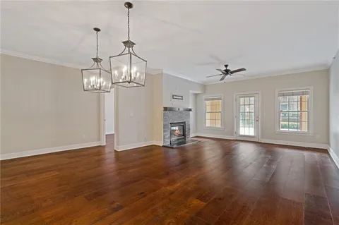 $425,000 | 211 Colonial Homes Drive Northwest, Unit 2106, Atlanta, GA 30309