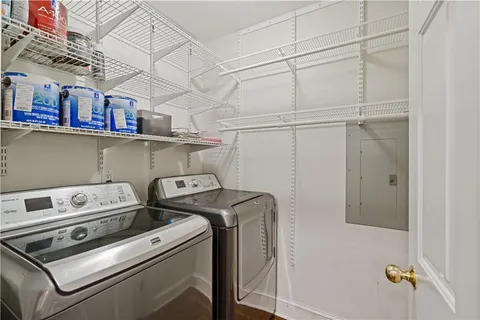 $425,000 | 211 Colonial Homes Drive Northwest, Unit 2106, Atlanta, GA 30309