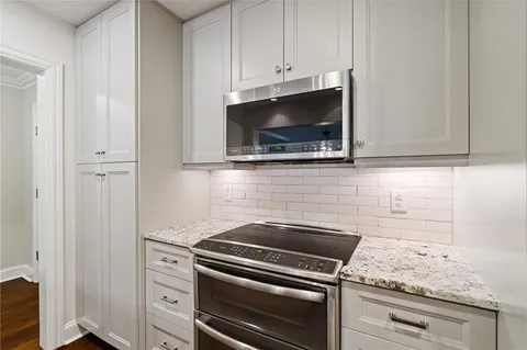 $425,000 | 211 Colonial Homes Drive Northwest, Unit 2106, Atlanta, GA 30309