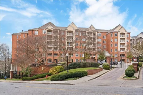 $425,000 | 211 Colonial Homes Drive Northwest, Unit 2106, Atlanta, GA 30309