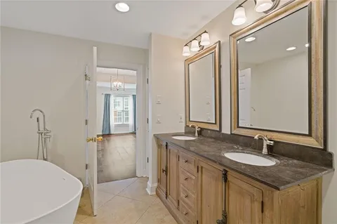 $425,000 | 211 Colonial Homes Drive Northwest, Unit 2106, Atlanta, GA 30309