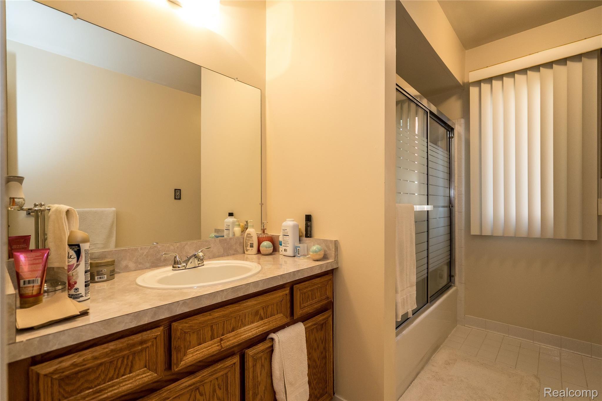 17931 Rocco Drive Macomb, MI 48044 - Photo 51 of 77 DSC05197.jpg