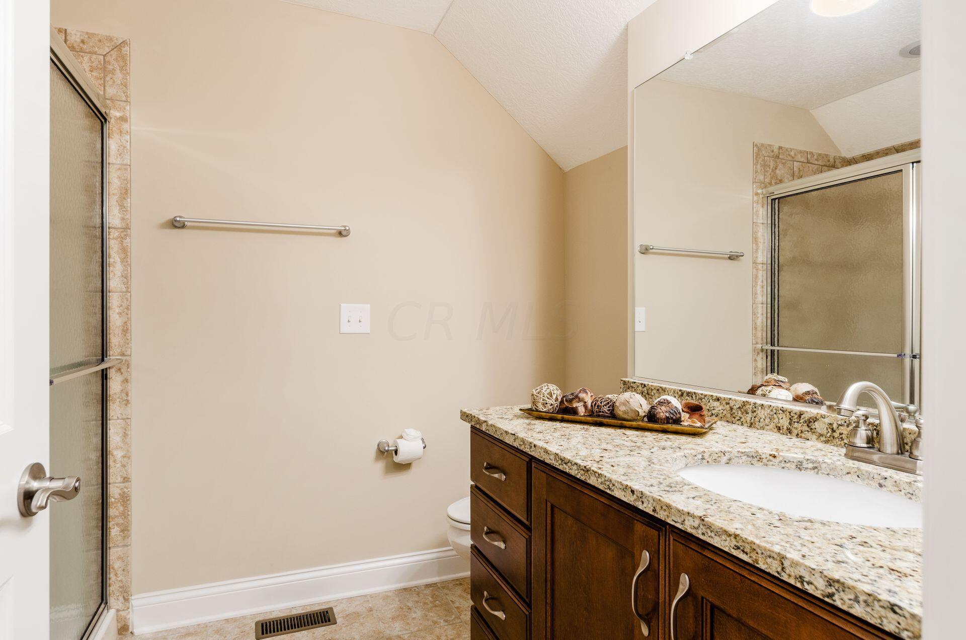6960 Morningstar Loop Westerville, OH 43082 - Photo 42 of 47 Upper level bath