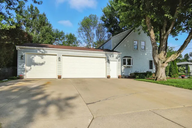 $299,999 | 358 18th Street Southwest, Owatonna, MN 55060