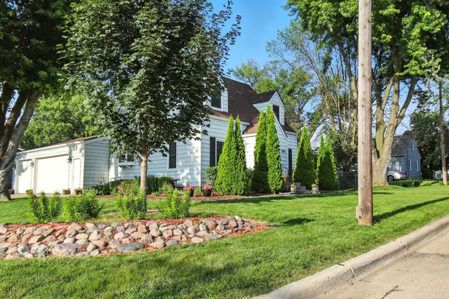 $299,999 | 358 18th Street Southwest, Owatonna, MN 55060