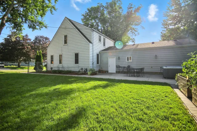 $299,999 | 358 18th Street Southwest, Owatonna, MN 55060