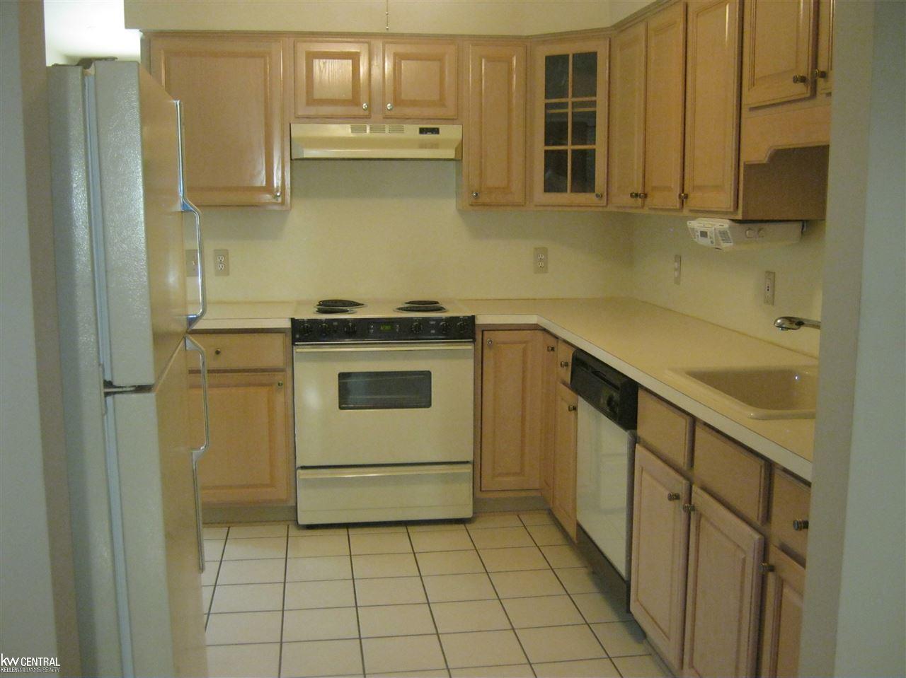 33788 Pine Ridge Drive West Fraser, MI 48026 - Photo 10 of 32 31303005-10.JPG