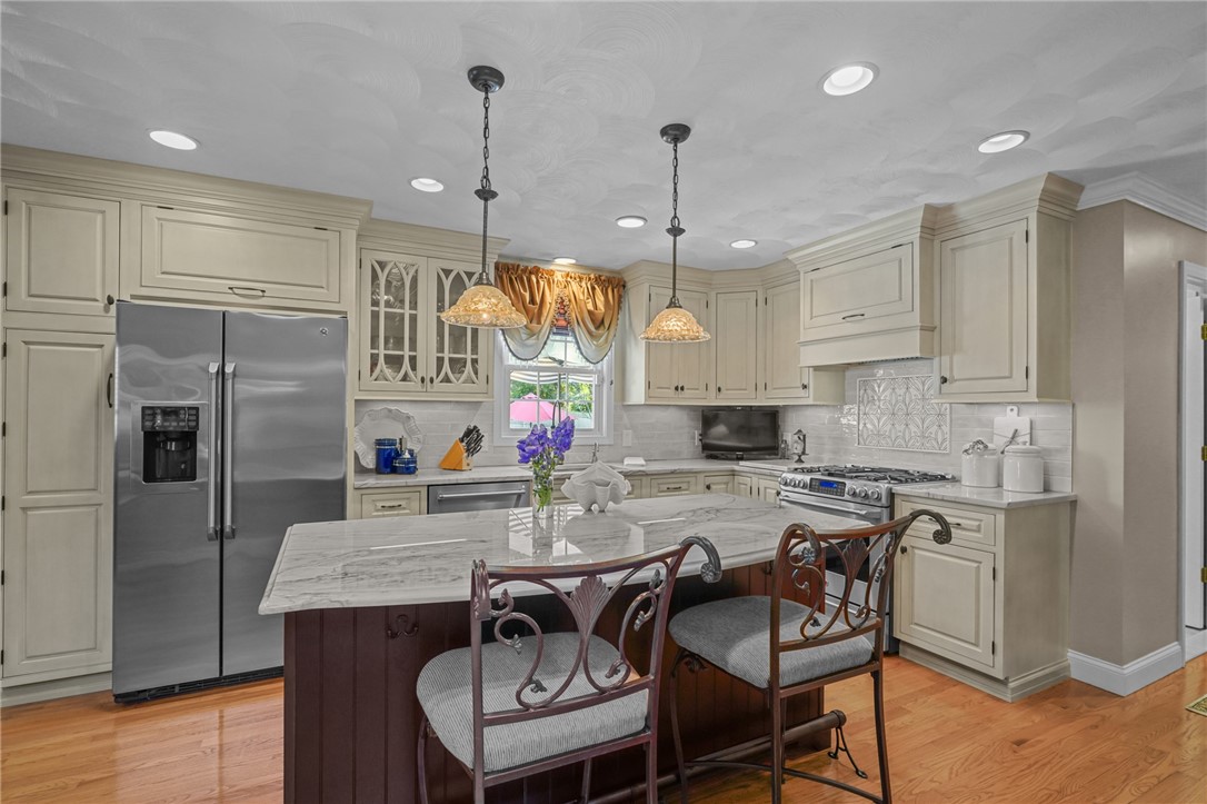 190 Cowesett Road Warwick, RI 02886 - Photo 4 of 47