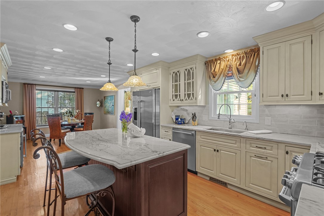 190 Cowesett Road Warwick, RI 02886 - Photo 5 of 47