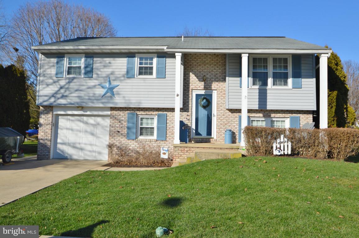 445 Chickadee Drive Lititz, PA 17543 - Photo 1 of 35