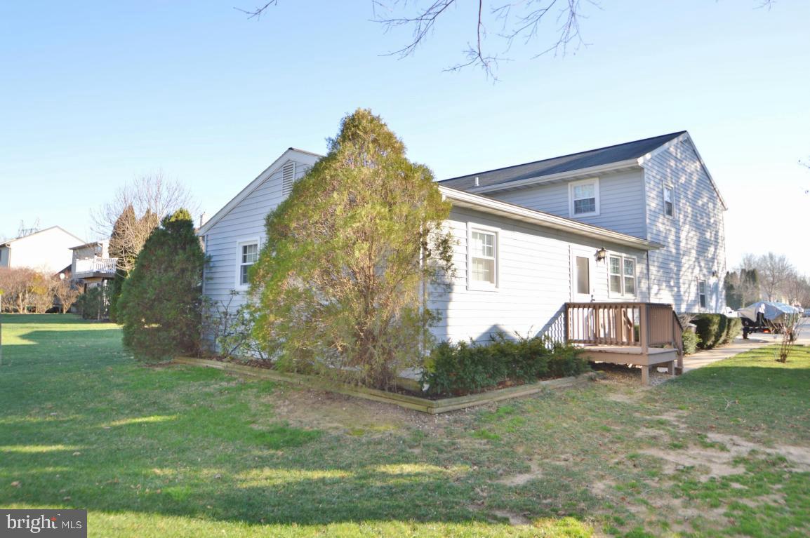 445 Chickadee Drive Lititz, PA 17543 - Photo 5 of 35