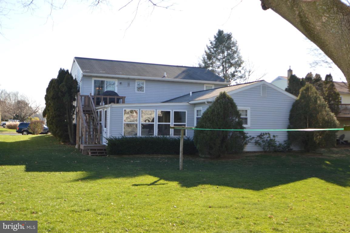445 Chickadee Drive Lititz, PA 17543 - Photo 7 of 35