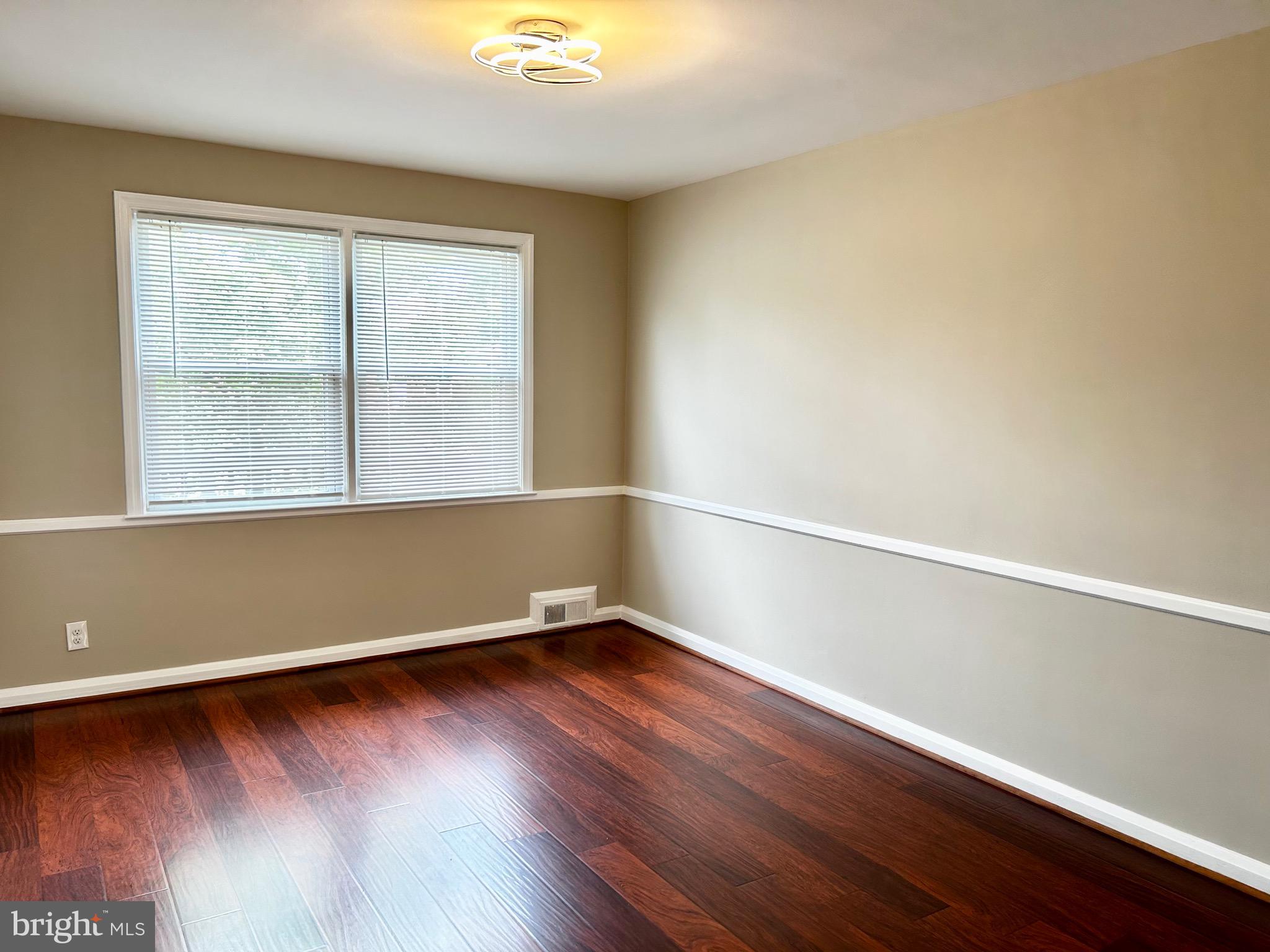 1508 Gleneagle Road Baltimore, MD 21239 - Photo 3 of 21